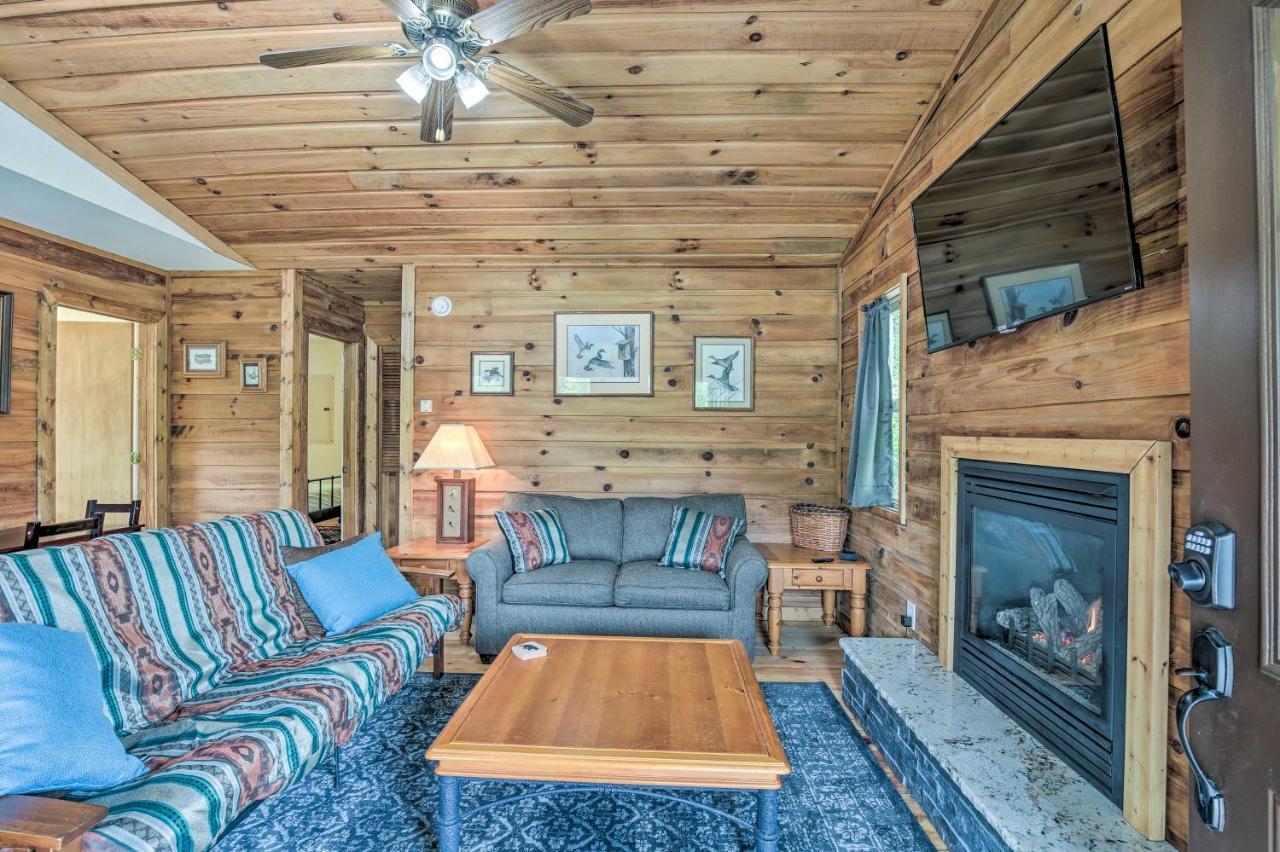 Villa Cozy Riverfront Cabin With Fire Pit Fish And Explore! à Murphy Extérieur photo