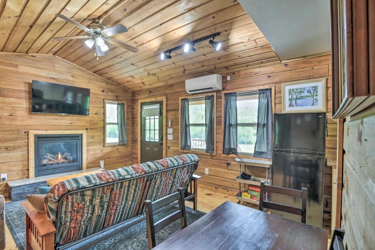 Villa Cozy Riverfront Cabin With Fire Pit Fish And Explore! à Murphy Extérieur photo